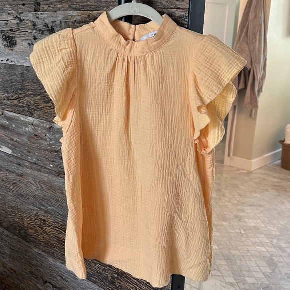 JOE'S Jeans Cotton Gauze Flutter Sleeve Top In Apricot Sherbert - Picture 2 of 10